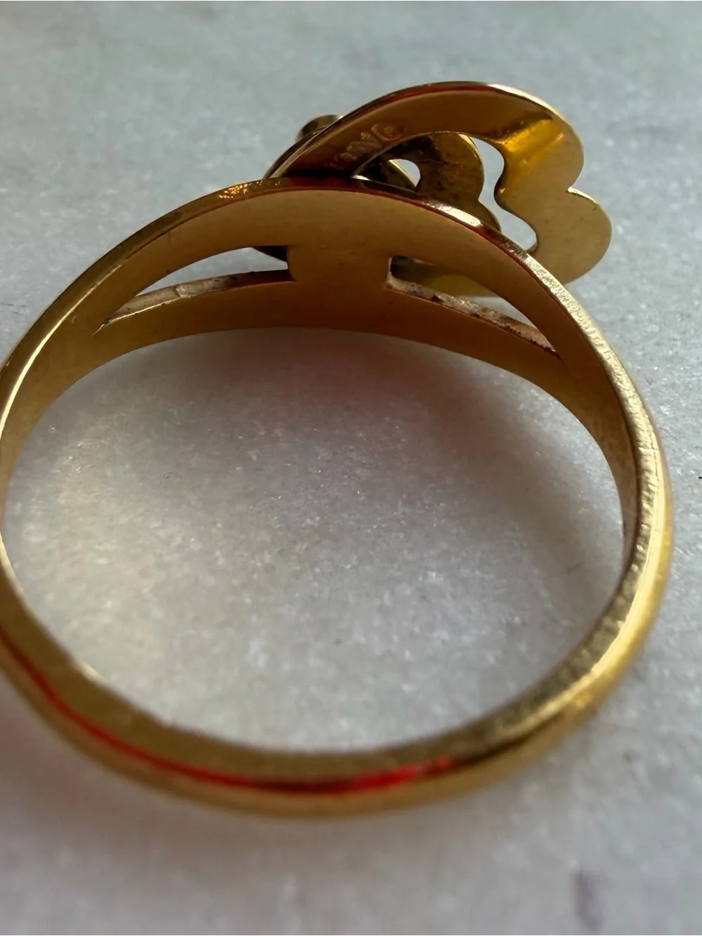 Vintage Avon Gold Tone Heart Spinner Ring with Rhinestone Detail Size 9
